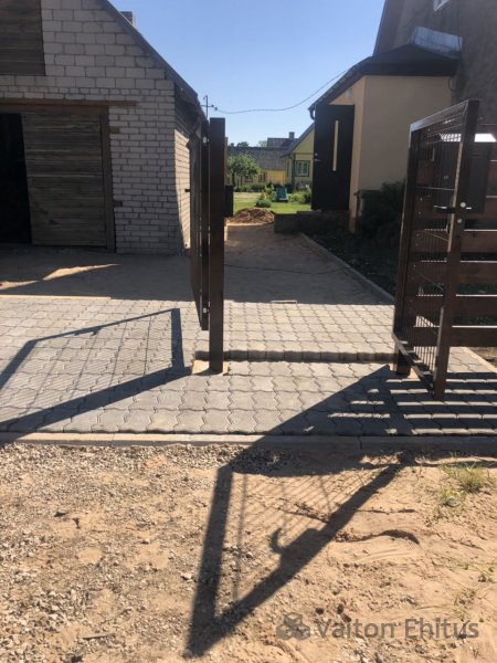 Укладка тротуарной плитки и гранит на крыльцо